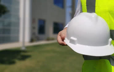 Przeglądy sprzętu chroniącego przed upadkiem z wysokości